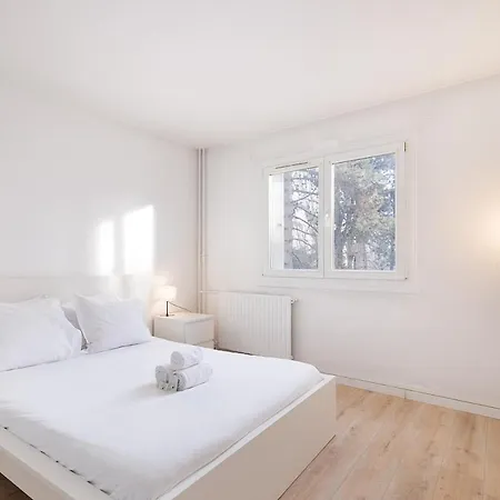 4 Apartment